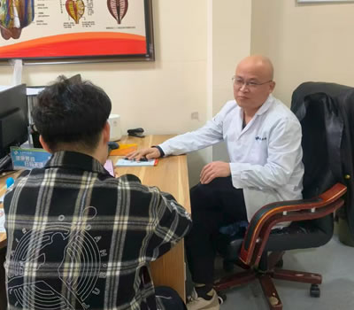 益阳市|男科医师高朋磊：守护男性健康，专业男科诊疗